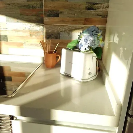 With One Bedroom In With Wifi アパート